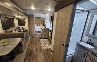 "THE QUADRANTS" - 2BR/1BA Sleeps 12!