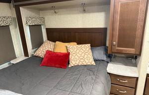 Spacious and Comfortable Class C Motorhome!