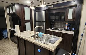 Escape –Spacious and Pet-Friendly Adventure Awaits