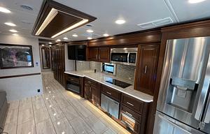 LUXURY RV