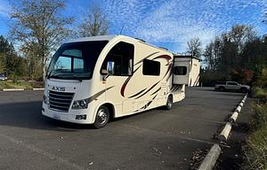 2018 Thor Axis Class A | UNLIMITED MILES  SLEEPS 6