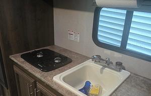 2018 KZ Sportsmen Classic 180QB RV rental photo 7