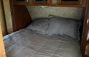 2016 Keystone RV Passport 2670BH Grand Touring RV rental photo 6