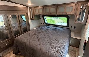 2021 Dutchmen 2503REF – Modern and Comfortable