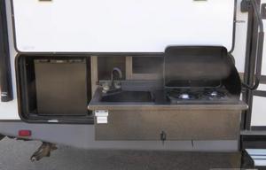 Highland Ridge Open Range Ultra Lite 31ft Sleeps 8