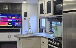Heidi the Hideout Sleeps 10 2 bedroom Bunkhouse