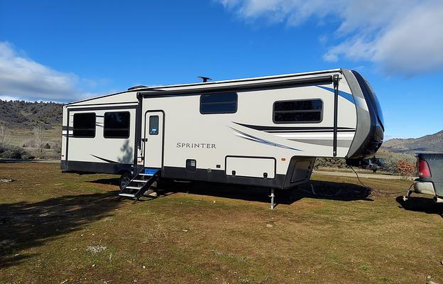 2019 Keystone RV Sprinter Campfire Edition 31FWMB