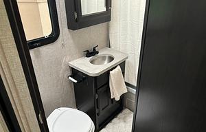 2022 Redhawk 24B RV rental photo 10