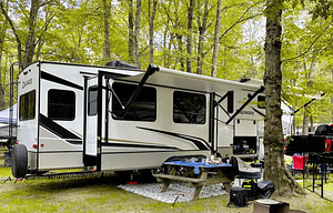 Prime Time RV Crusader 335RLP