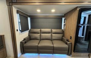 The Augusta – Modern Retreat