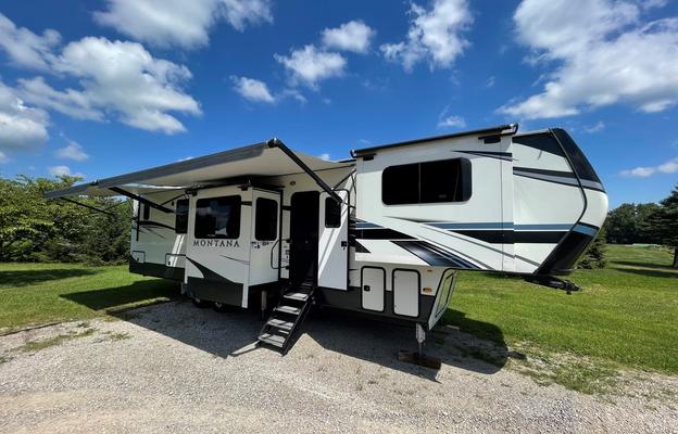 Hannah's Montana - 2021 Keystone RV Montana 3761FL