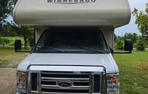 Adventure Ready! Winnebago Minnie Winnie sleeps 5