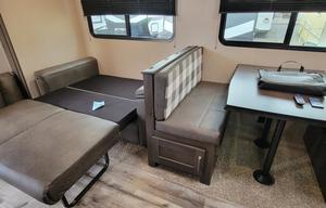 Dual-Suite Retreat Family Bunkhouse 32' Transcend
