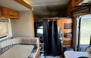 2017 Melbourne 24L RV rental photo 7