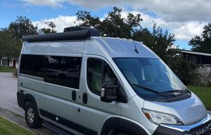 Luxury Thor Motorhome | Your Home Away From Home