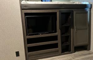 2021 Jay Flight SLX 8 324BDS RV rental photo 8