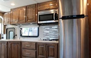 2020 Thor Motor Coach Miramar 37.1