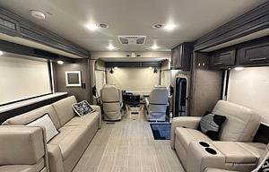 2021 Thor Motor Coach Challenger 35MQ