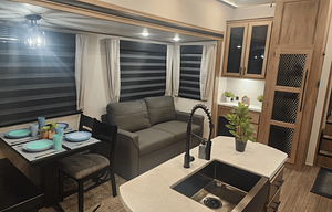 Fortress – Luxury Command Center for Large Groups
