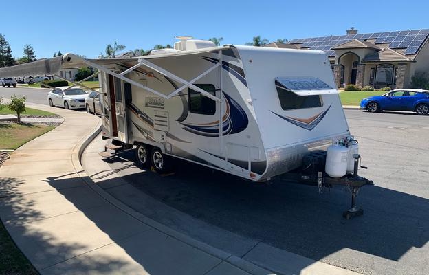 2013 Lance Lance Travel Trailers 1885