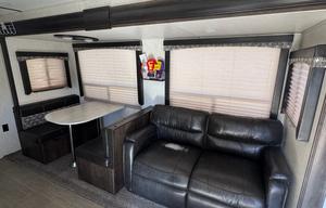 Family-Friendly 2018 Sleeps 10 & Off-Grid Ready!