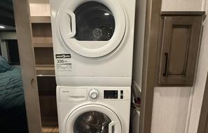 2023 Fifth Wheel RiverStone 45BATH DELIVERY ONLY