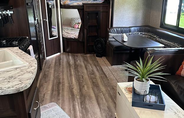 2018 Jayco Jay Flight 27BHS RV rental photo 1