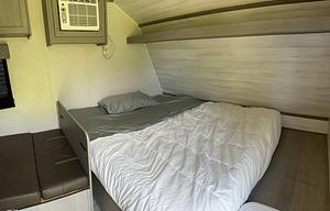 ‘23 Coleman Lantern Ready-To-Go Travel Trailer