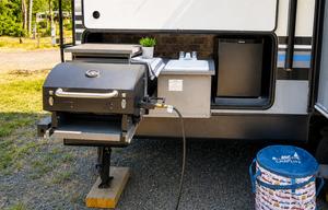 Surveyor 247BH Dog Friendly + Bunkhouse + Island