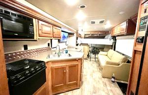 Get Out of Town 2018 Winnebago Sunstar 31BE