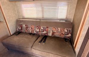 2007 Winnebago Navion 23H