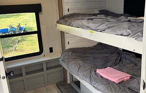 2022 Heartland North Trail 26DBS RV rental photo 6