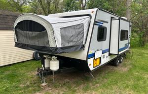 2018 Jay Feather X23B RV rental photo 11