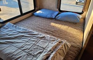HECKLES - 2013 Winnebago Chalet Series M-24VR