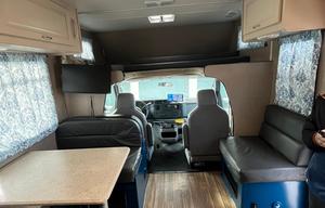 2019 Thor Majestic 23A Sleeps 6