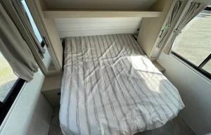 Beautiful forest river, sleeps 10!