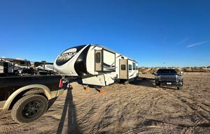 42ft Sundance 5th Wheel. Sleeps 10!