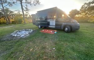 Jane's Island Venture Vans