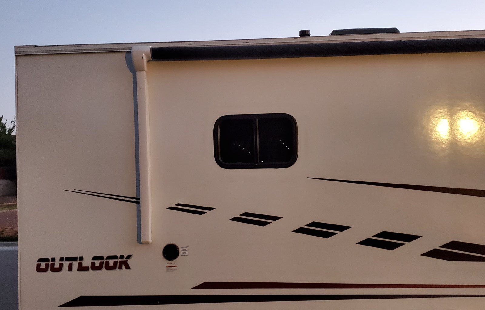 2019 Winnebago Outlook 27D