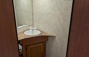 2014 Chevy RV of Altoona- Super Clean!