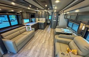 Tiffin Allegro Bay Super C