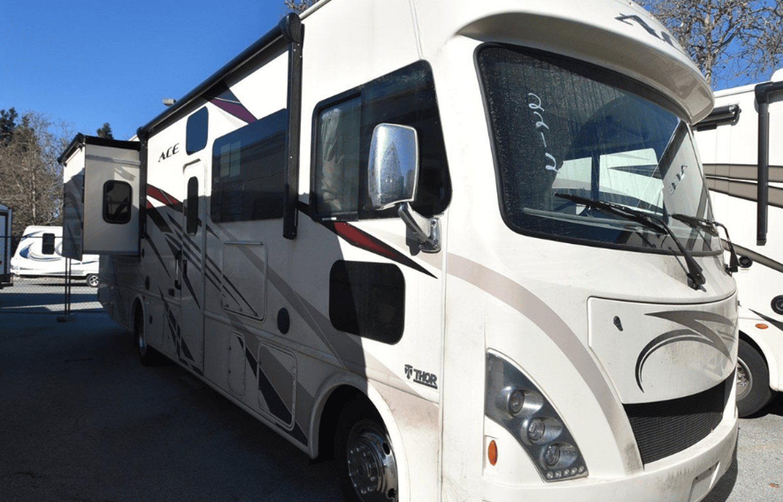 NO BURNINGMAN - NO DRIVING. GLAMPING AT ITS BEST! LUXURIOUS 2018 THOR A.C.E. MOTOR COACH W/ 2 BATHS, OUTDOOR TV, SLEEPS 8!