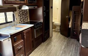 8 Person RV  With All The Features!