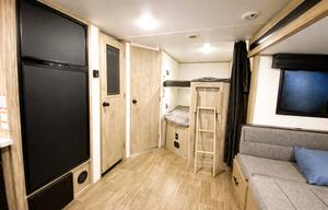 ★ Alpha Churro ★ Sleeps 10 • Private Suite • 2Door