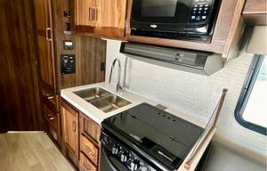 2022 Winnebago Ford 25B RV rental photo 6