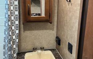 2016 Jayco Jay Feather Hybrid, Sleeps 5-6