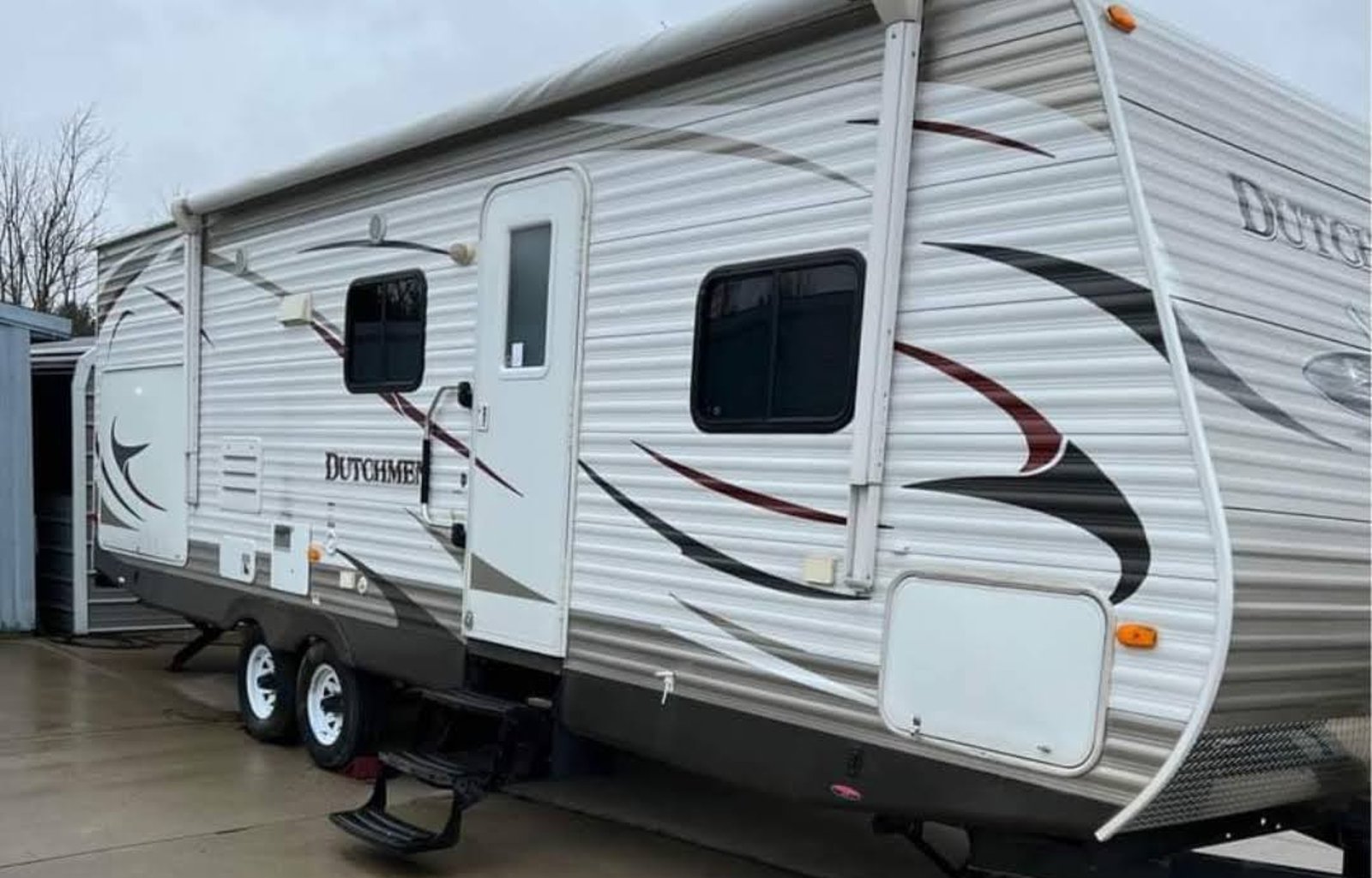 28' DUTCHMEN SLEEPS 6 FULLY STOCKED