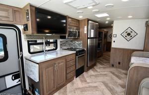 Enzo: New, Kid friendly, 2 full bath, washer/dryer