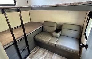 BEAUTIFUL BUNKHOUSE - 2022 Aspen Trail 3280BHS