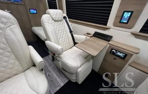2024 Midwest Automotive Designs Daycruiser D6